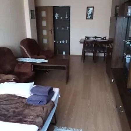Apartman Slnecny 2 - Izbovy Byt V Humennom Homonna